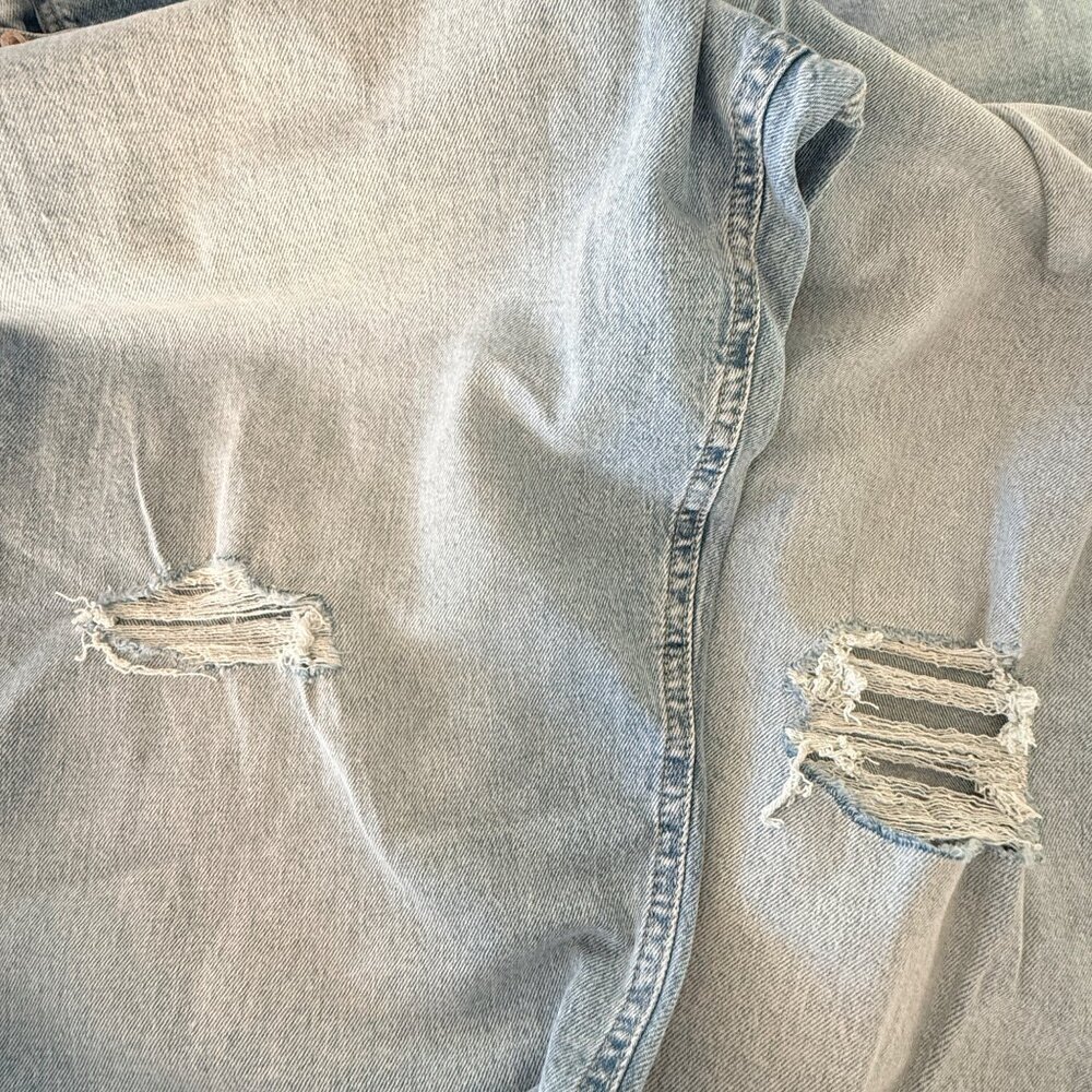 Gap Denim Jeans Mens 18/34R Light Wash 90s Loose Fit Distressed Stretch - Picture 4 of 10